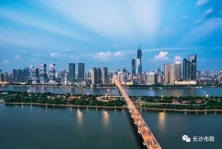 以城市，見未來；與城市，共成長